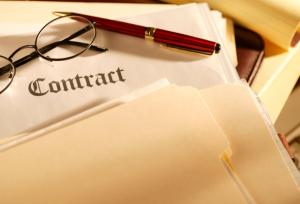 Трудовий контракт: правові аспекти, продовження строку дії або переукладання
